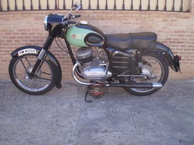 DERBI 350 BICILINDRICA  CABEZA DE HORMIGA AÑO 1961 