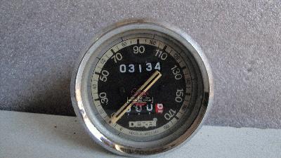 SPEEDOMETER DERBI 2002  250cc BUEN ESTADO 