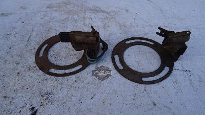 HARLEY DAVIDSON  VL / VLA / WL / WLA / WLC / UL / ULH / KNUCKLEHEAD SOPORTE 3ª  ESCOBILLA DINAMO MODEL 32E  NEW OLD STOCK  AÑOS 1930 a 1950 