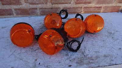 PILOTOS INTERMITENCIA / INTERMITENTE ORIGINALES MARCA CEV  MODELO 207 MADE IN ITALY  AÑOS 1970 A 1980 